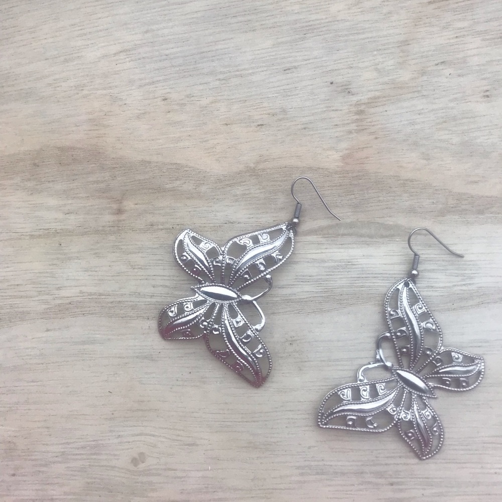 Silver Butterfly Dangle Earrings 🦋